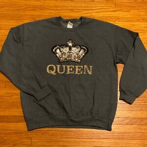 CASUAL LG SWEATSHIRT "QUEEN" WITH SEQUIN/JEWEL CROWN - MAKES A STATEMENT
